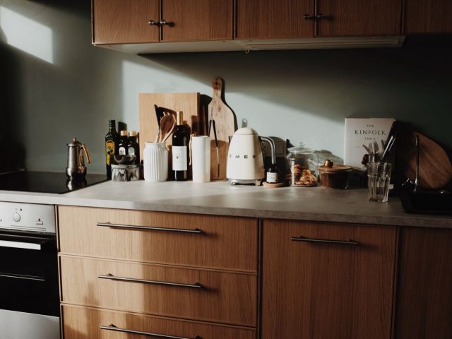 Rangement efficace pour une cuisine ouverte