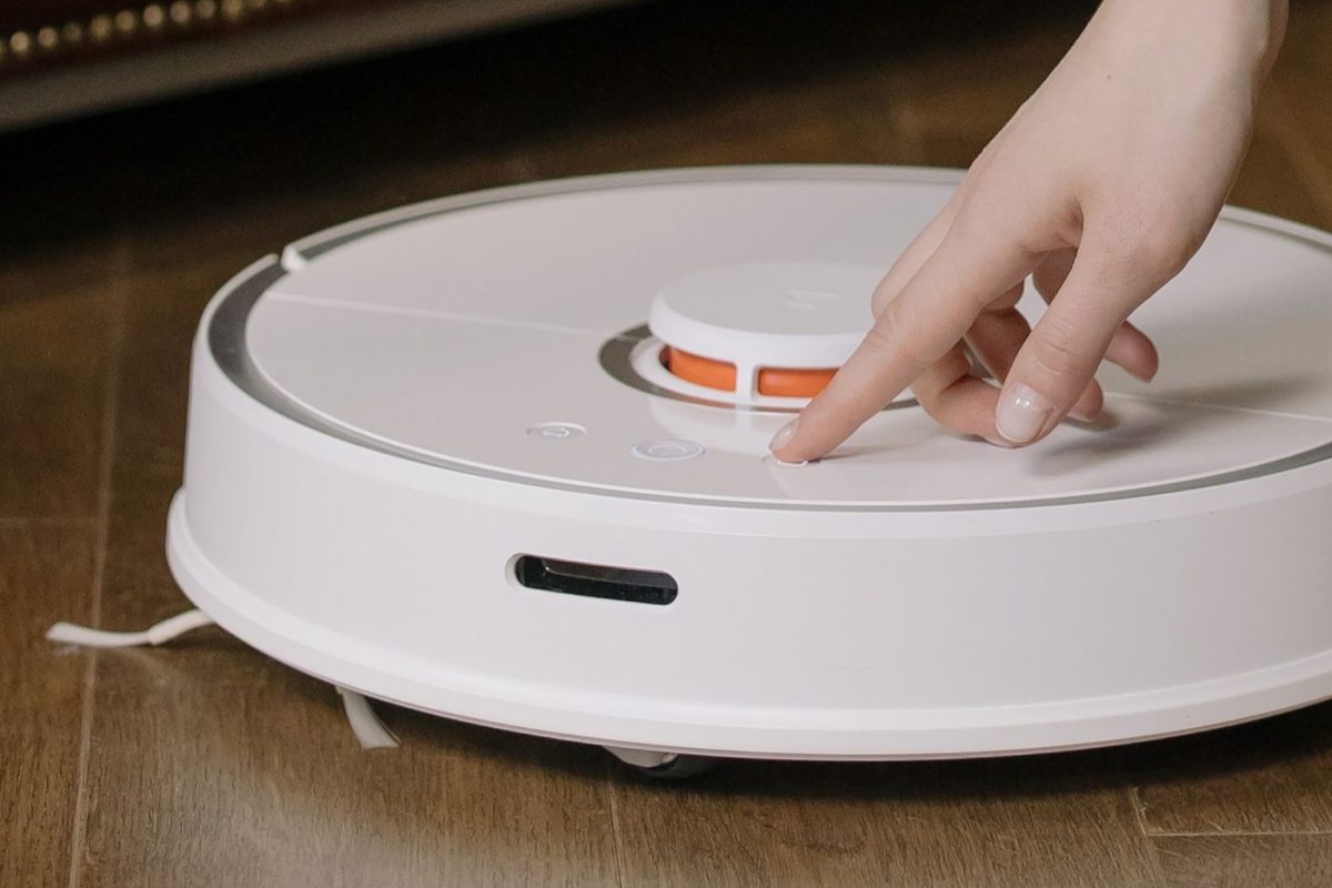 Roborock ou Roomba : quel aspirateur-robot choisir ?