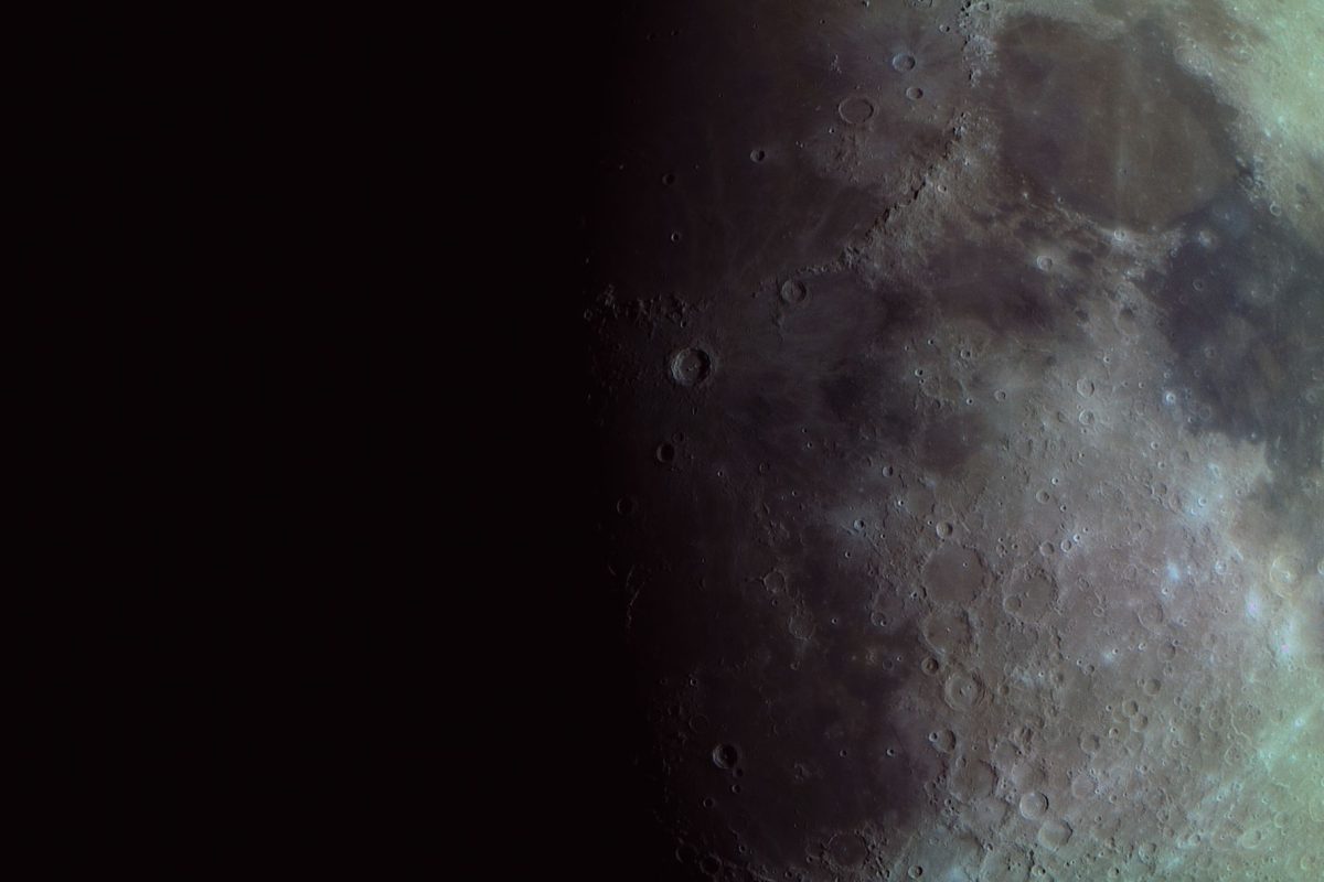 Depuis la découverte, ce cratère lunaire bouleverse nos certitudes