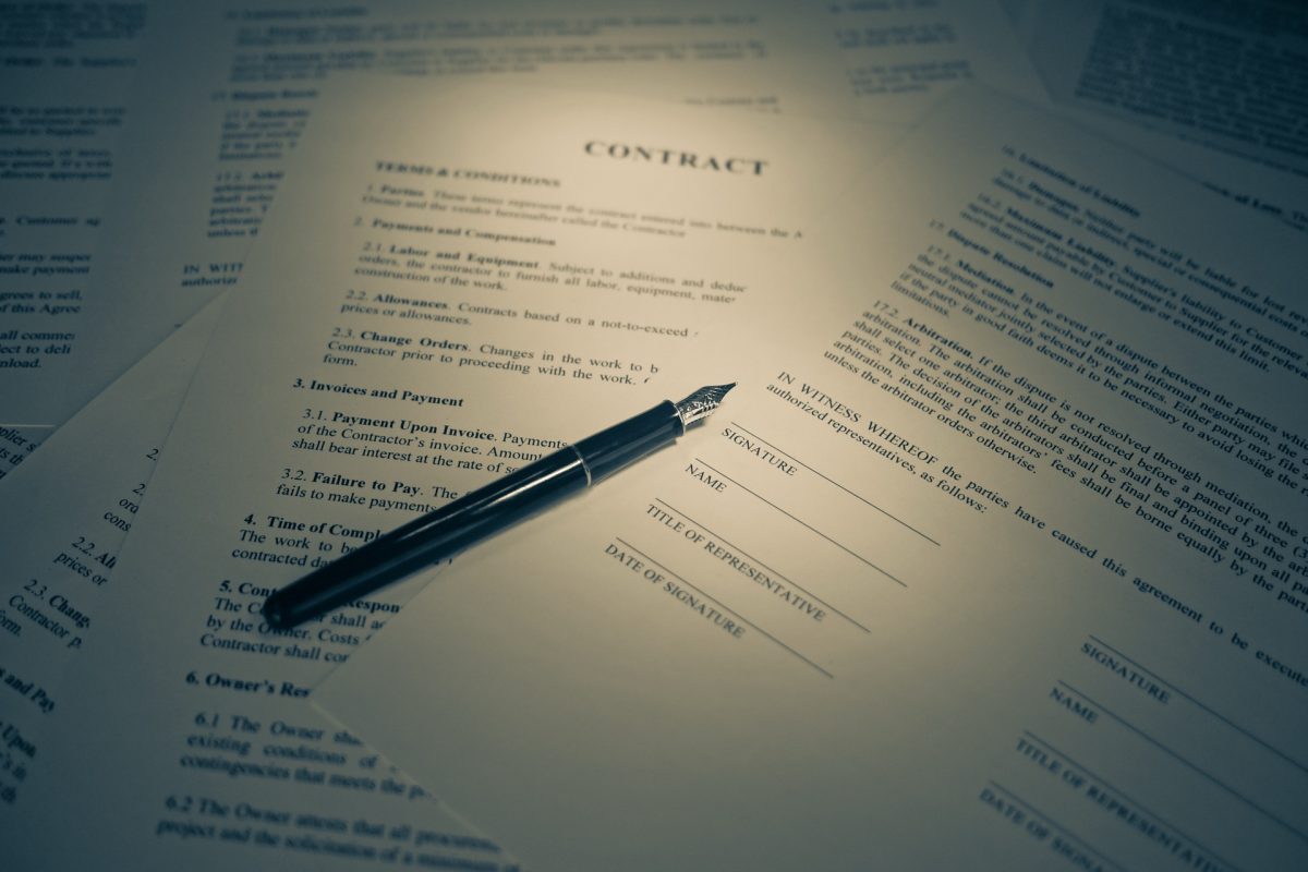 Faire son site internet : ce qu'il faut exiger par écrit avant de signer