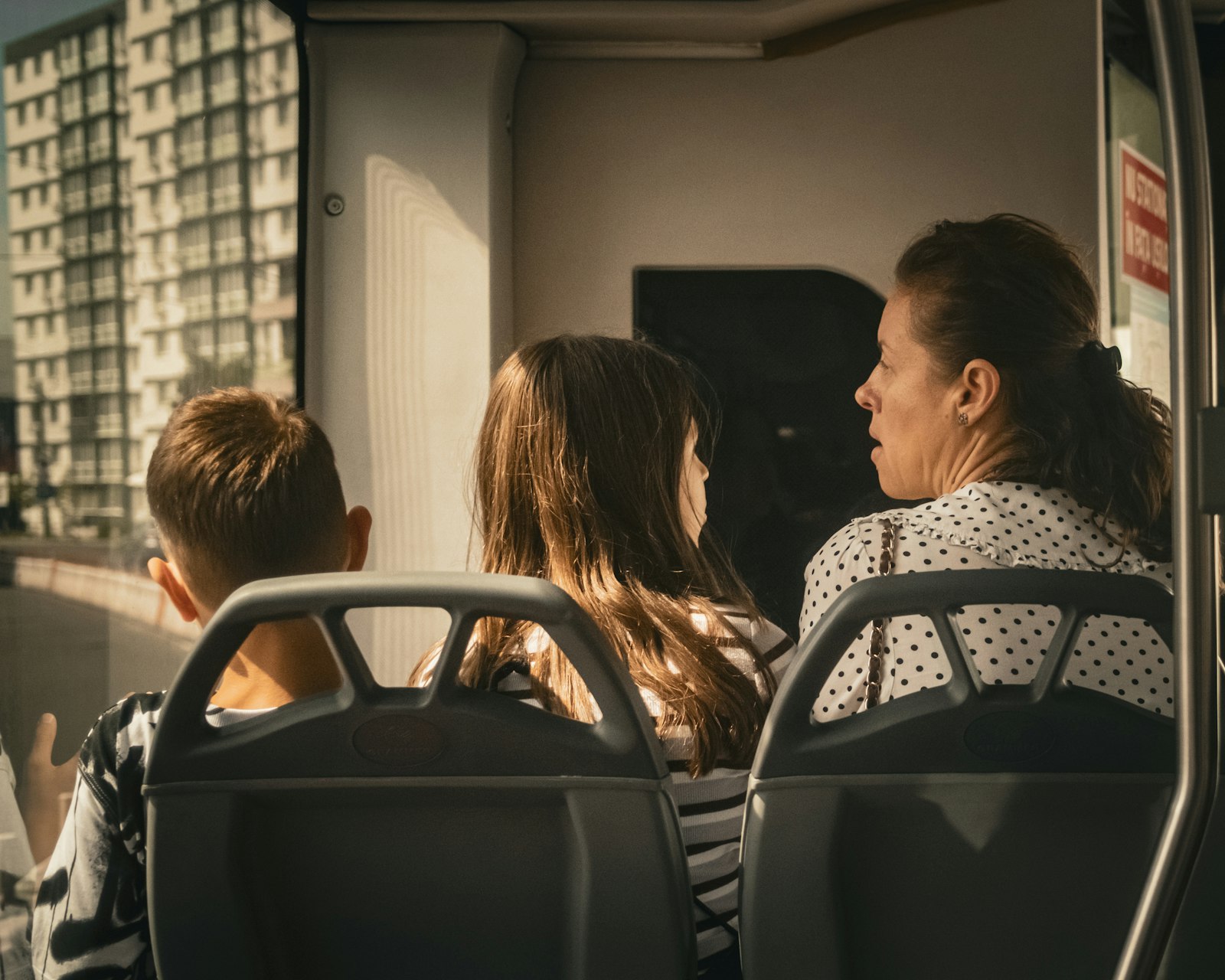 Familles : quel moyen de transport choisir en 2023 ?