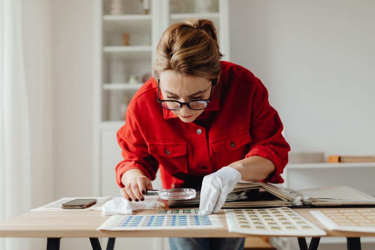 Objets de collection gradés : les signes d'authenticité à vérifier