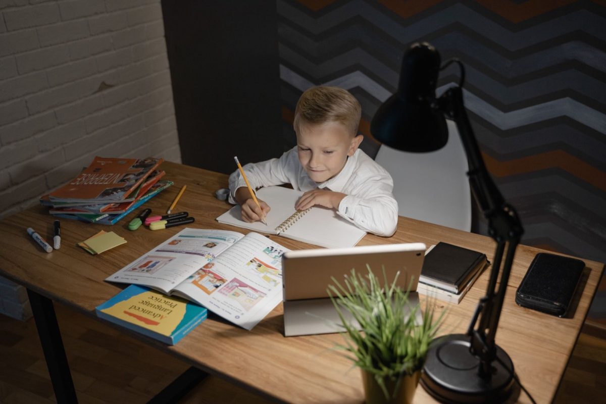 Routines du soir : aider son enfant à mieux réviser