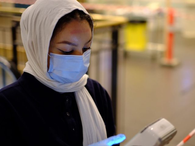 Vérifier un pass sanitaire : ce que la loi autorise vraiment