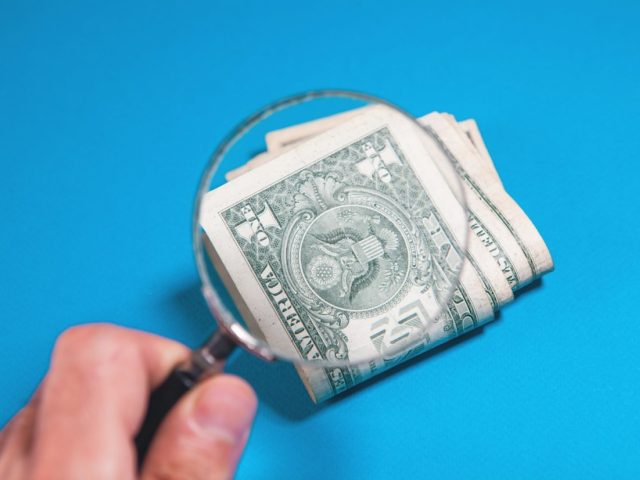 Vérifier un chèque de banque : la méthode avant d&rsquo;accepter un paiement